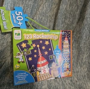 50+ pieces 124 Rocketship puzzle